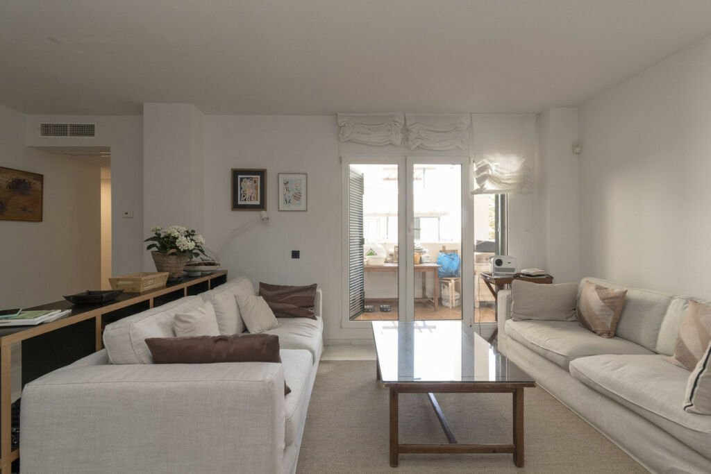 Middle Floor Apartment Benalmadena Málaga - image 8