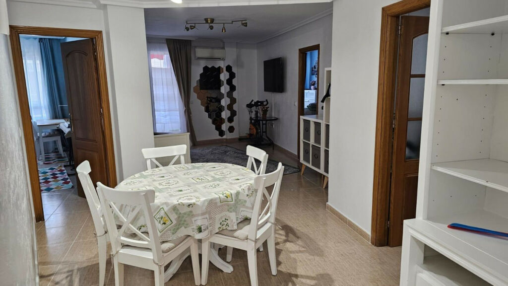 Middle Floor Apartment Torrevieja Alicante - image 8