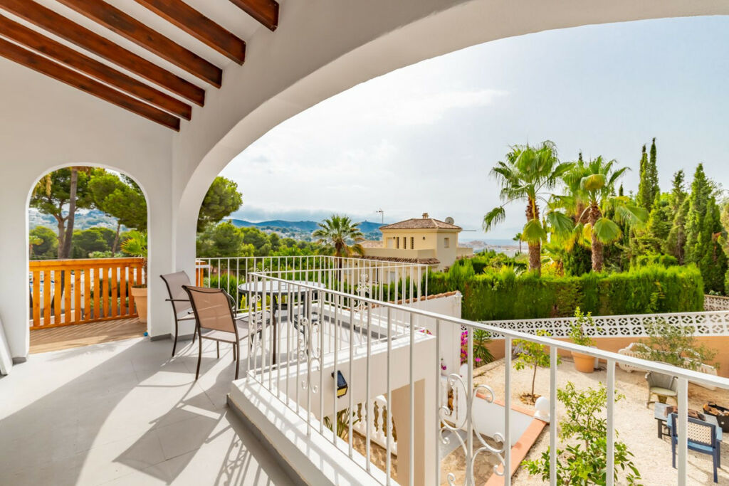 Detached Villa Moraira Alicante - image 8