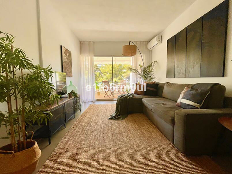 Middle Floor Apartment The Golden Mile Málaga - image 8