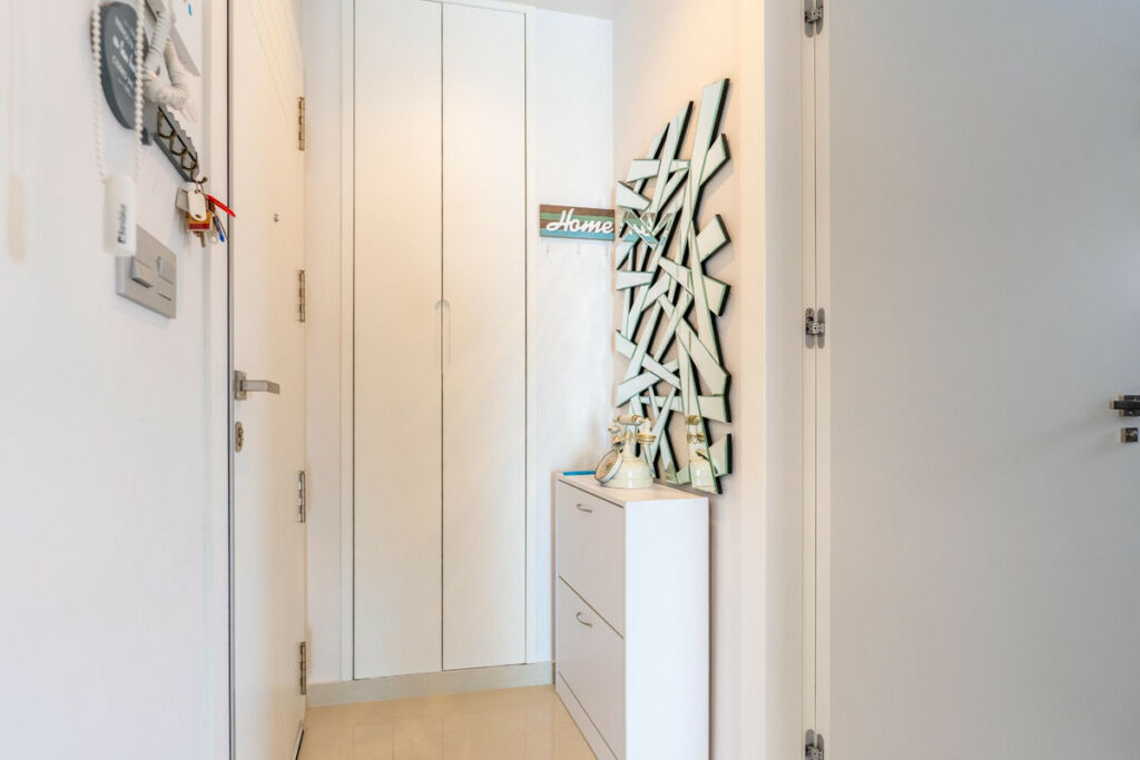 Middle Floor Apartment Torrevieja Alicante - image 8