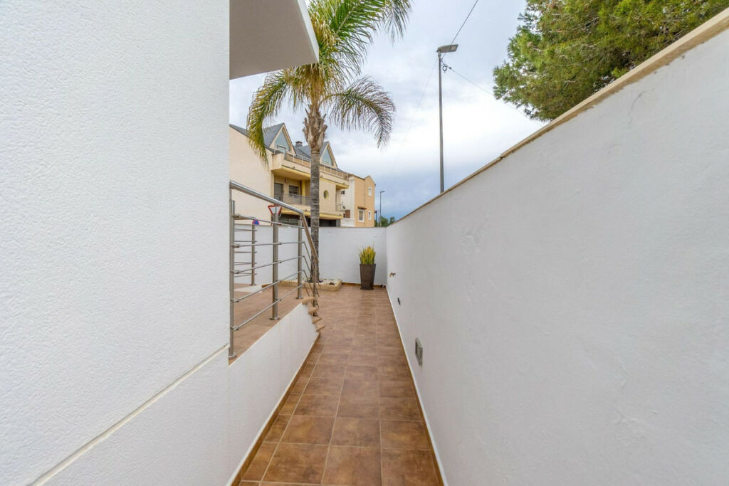 Detached Villa Rojales Alicante - image 8