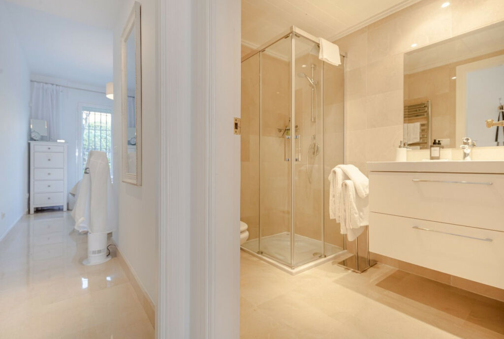 Ground Floor Apartment Los Arqueros Málaga - image 15