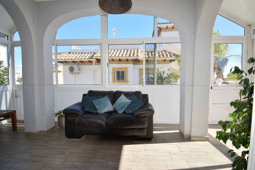Detached Villa Playa Flamenca Alicante - image 8