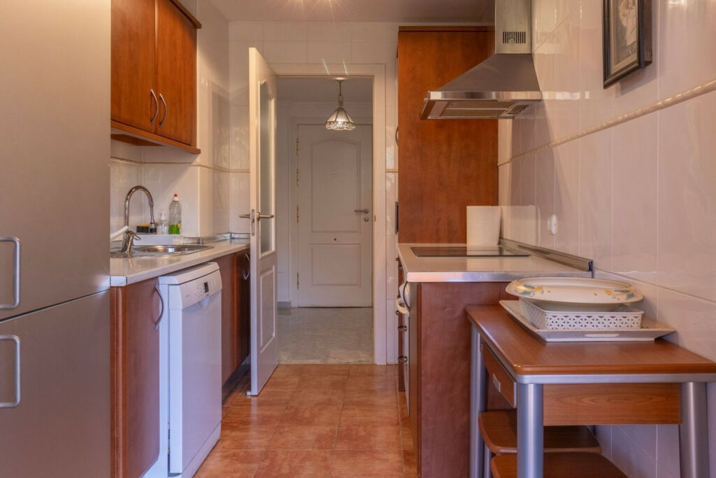 Middle Floor Apartment The Golden Mile Málaga - image 8