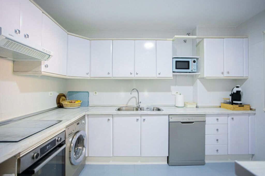 Ground Floor Apartment The Golden Mile Málaga - image 8