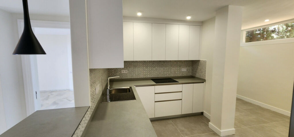 Middle Floor Apartment Calahonda Málaga - image 8