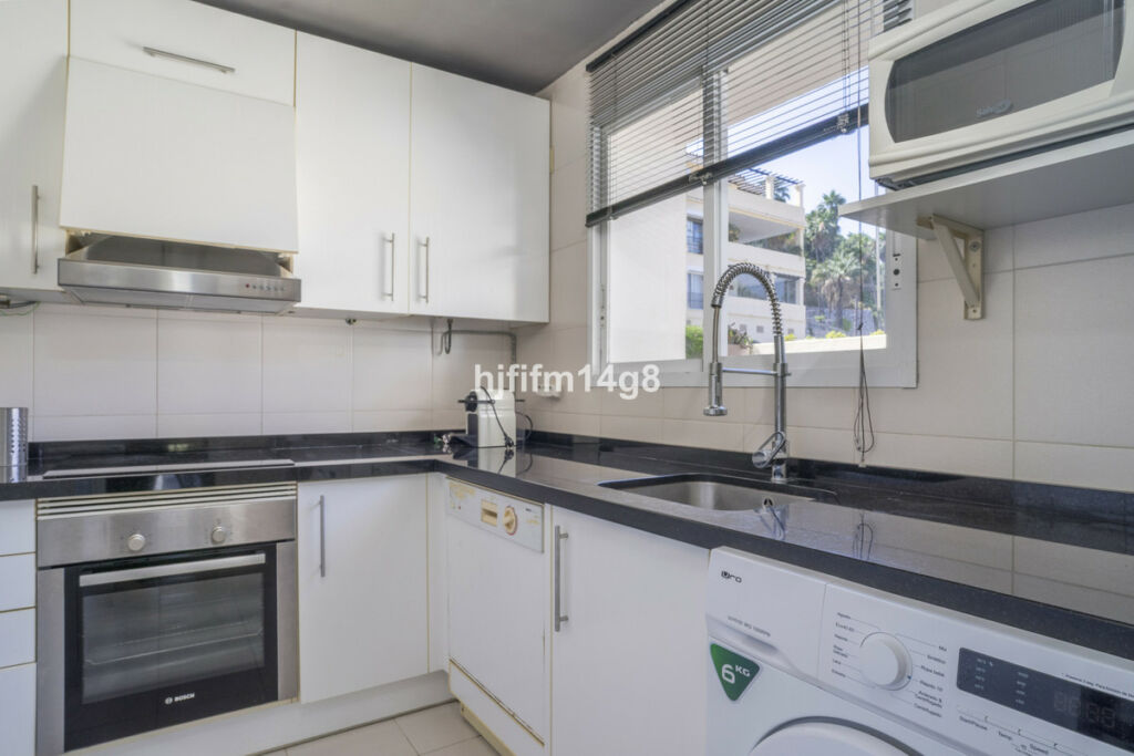 Middle Floor Apartment Benahavís Málaga - image 8