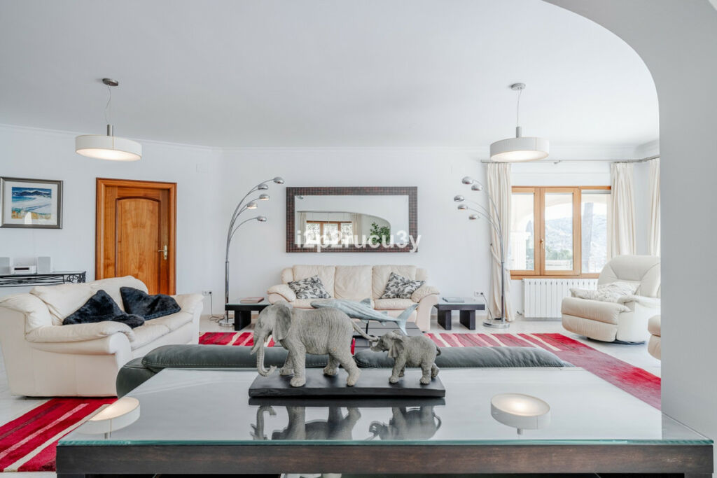 Detached Villa Moraira Alicante - image 8