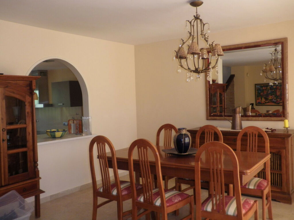 Townhouse Estepona Málaga - image 8