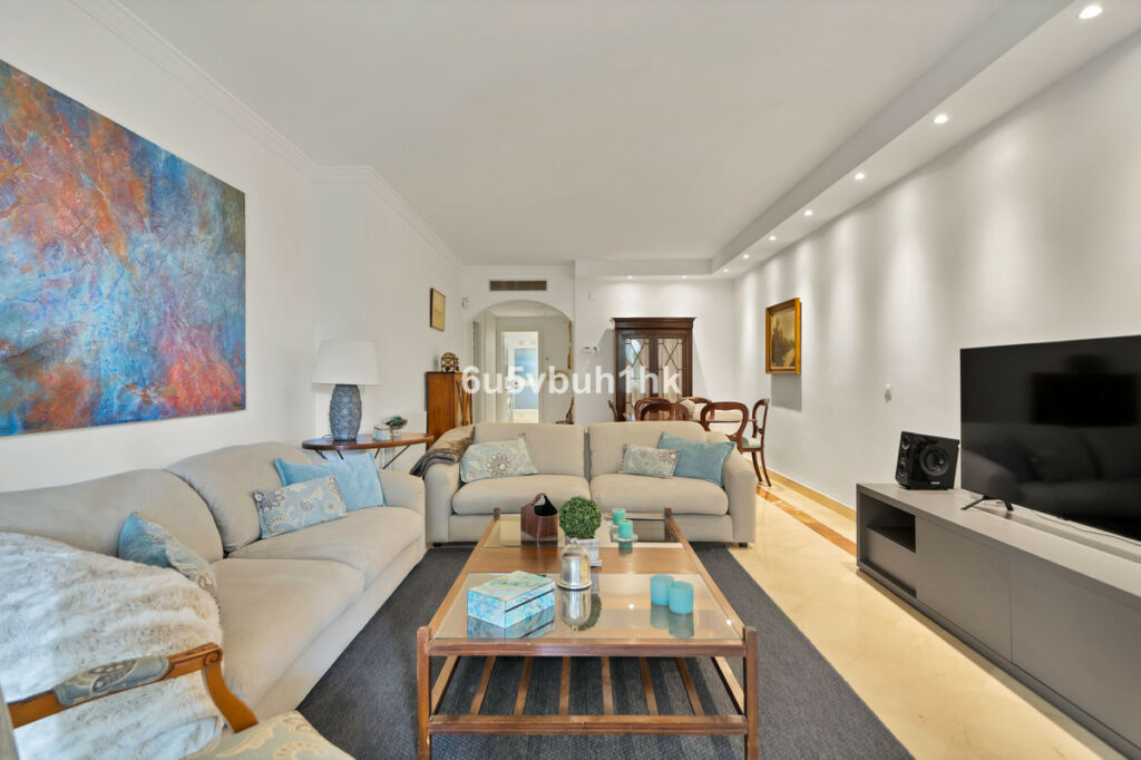 Ground Floor Apartment Nagüeles Málaga - image 10