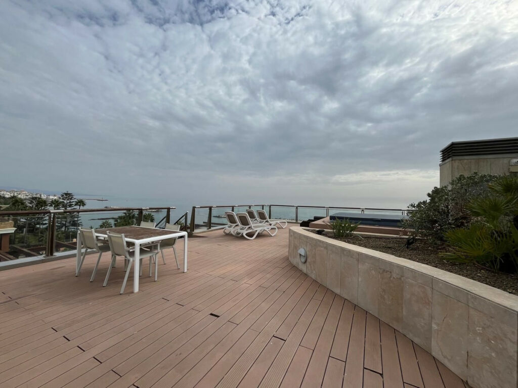 Penthouse Puerto Banús Málaga - image 8
