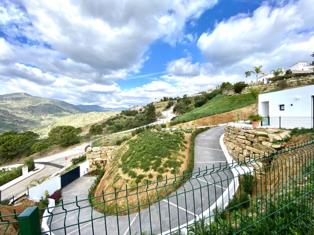 Detached Villa Benahavís Málaga - image 8