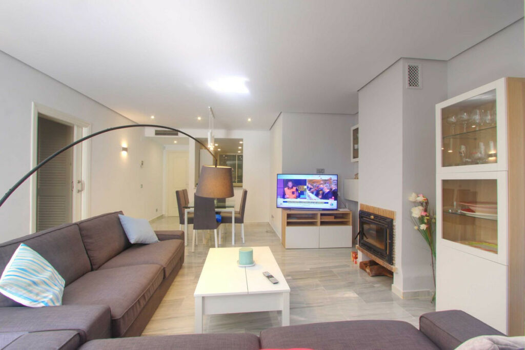Ground Floor Apartment Elviria Málaga - image 8