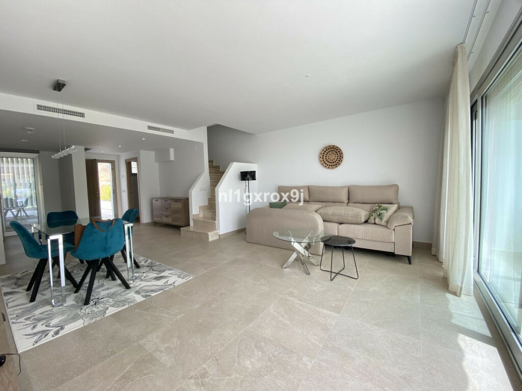 Townhouse Estepona Málaga - image 8