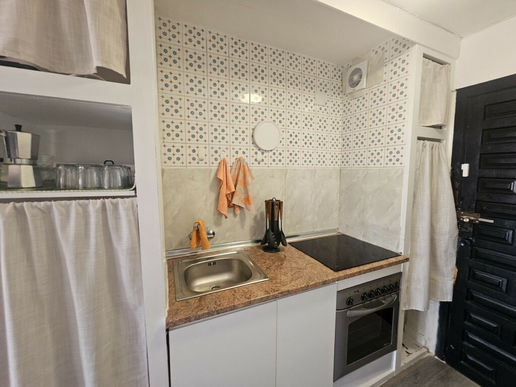 Middle Floor Apartment Calypso Málaga - image 8