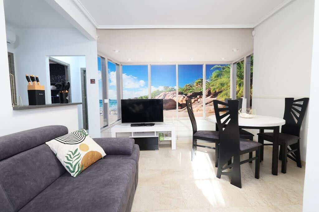 Ground Floor Apartment Torrevieja Alicante - image 8