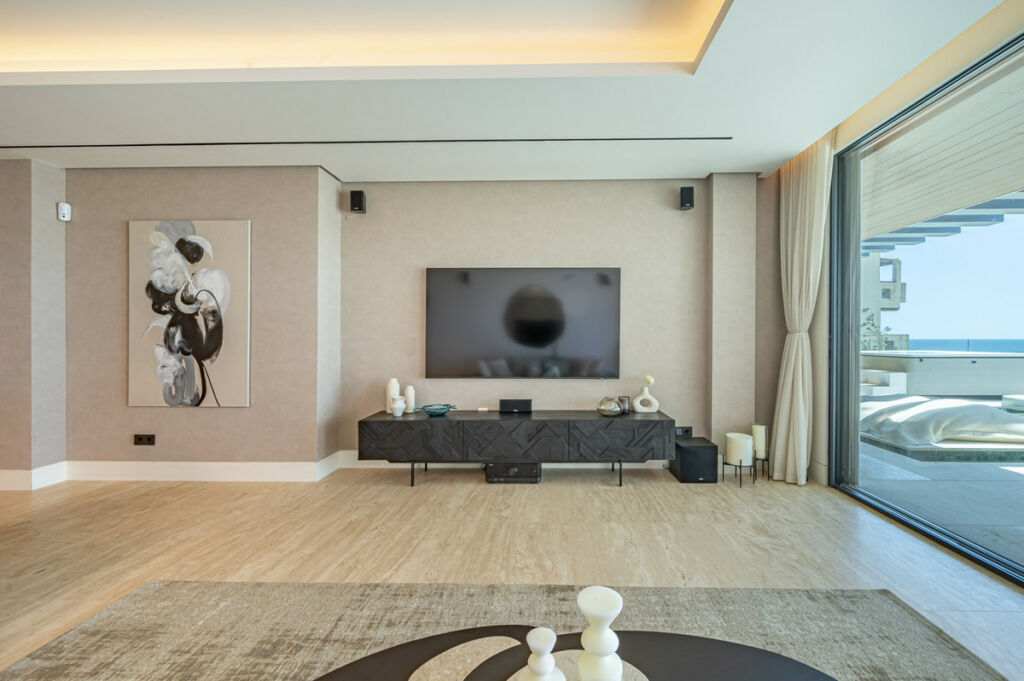 Middle Floor Apartment Estepona Málaga - image 8