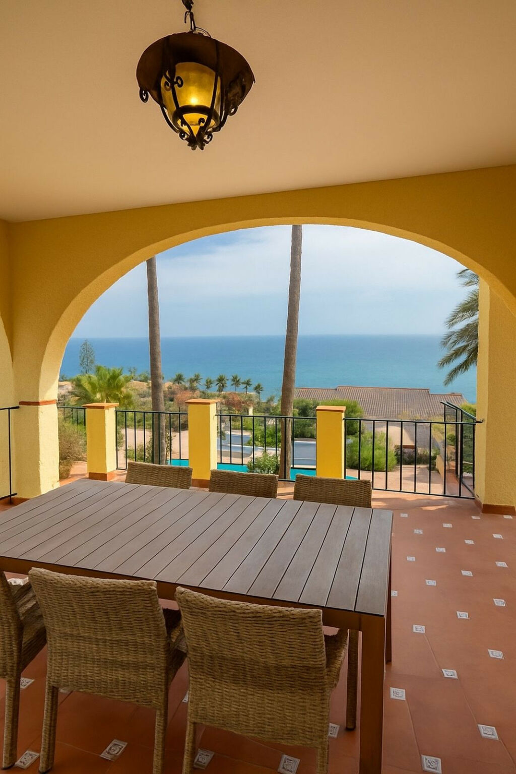 Detached Villa Estepona Málaga - image 8