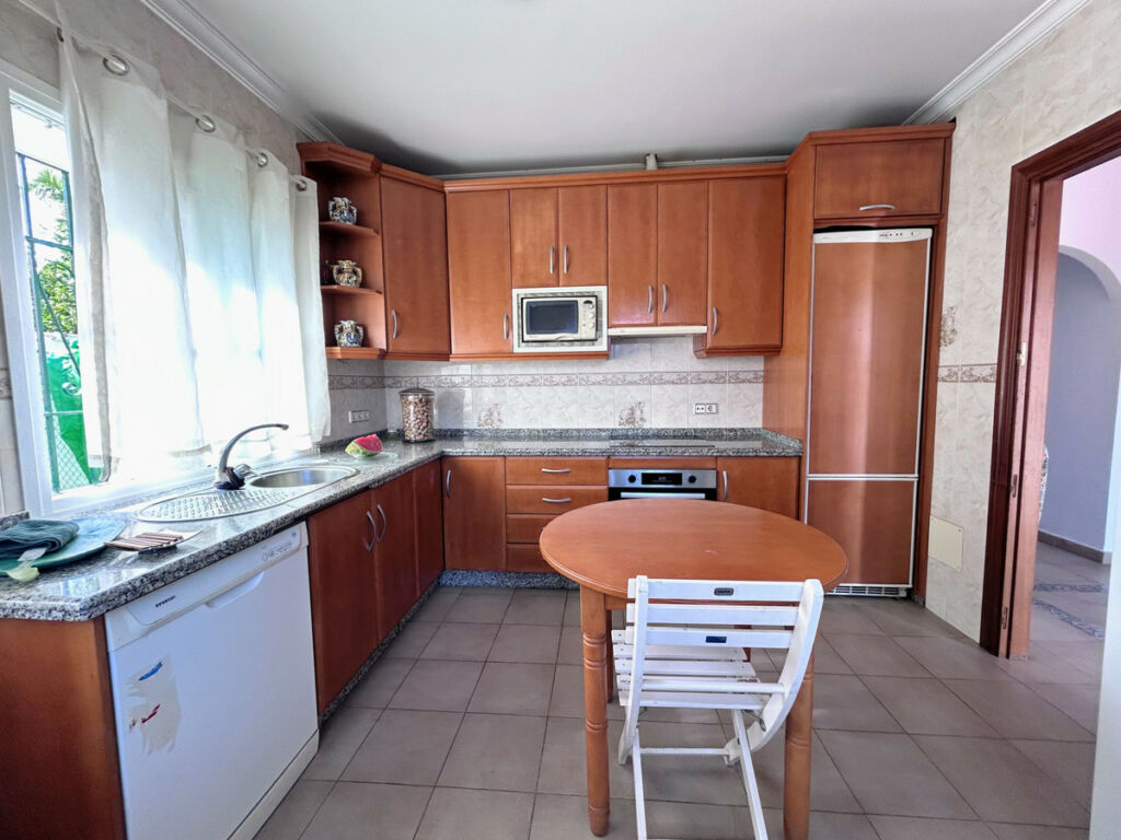 Detached Villa San Pedro de Alcántara Málaga - image 8