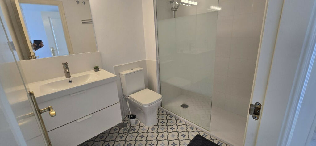 Middle Floor Apartment Fuengirola Málaga - image 8