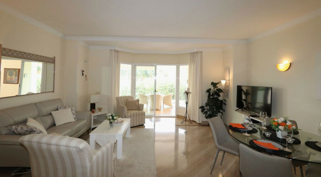 Ground Floor Apartment Elviria Málaga - image 8