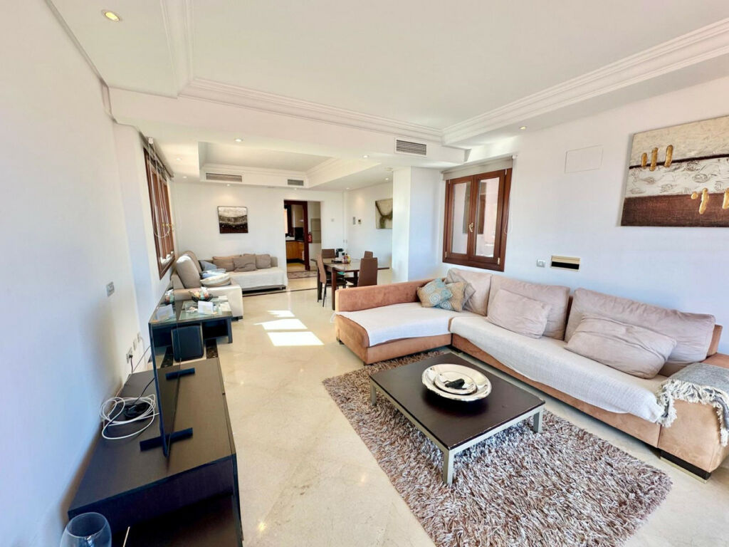 Penthouse Estepona Málaga - image 8