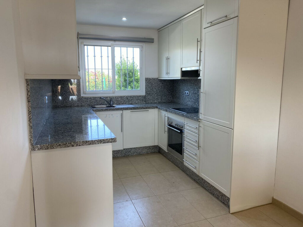 Townhouse Manilva Málaga - image 11