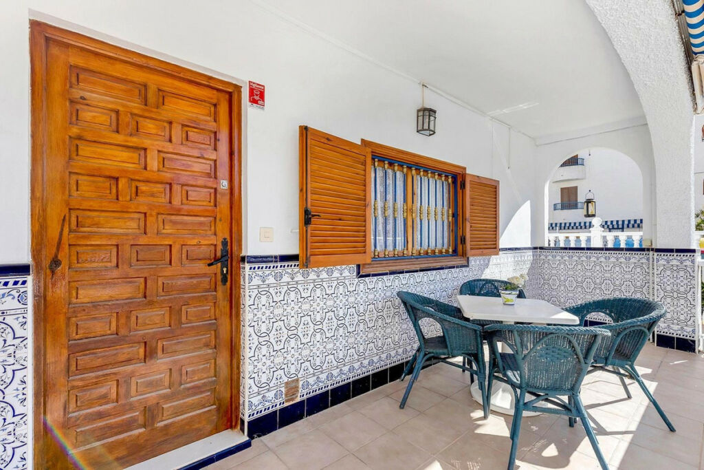 Ground Floor Apartment Torrevieja Alicante - image 8
