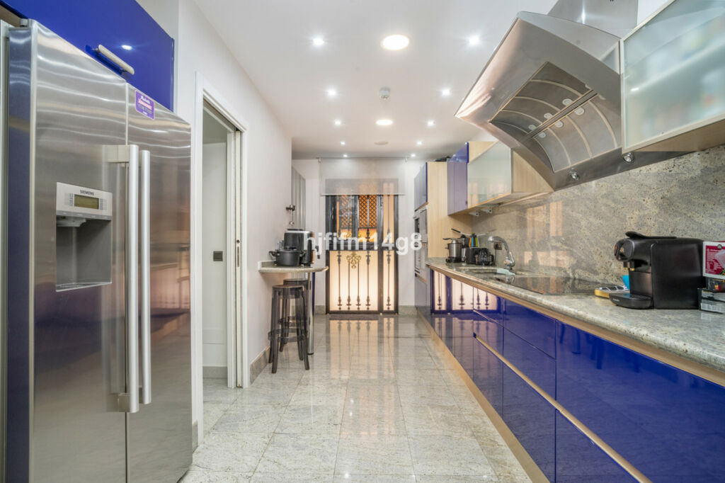 Ground Floor Apartment Puerto Banús Málaga - image 8