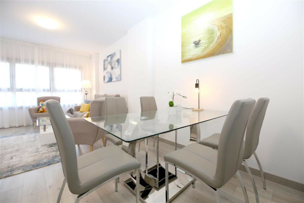 Middle Floor Apartment Estepona Málaga - image 8