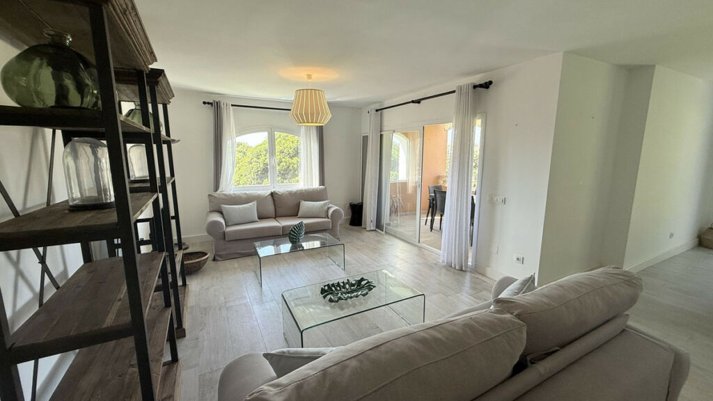 Middle Floor Apartment Guadalmina Alta Málaga - image 8