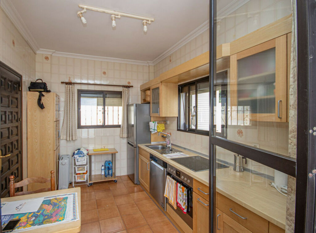 Detached Villa Estepona Málaga - image 8