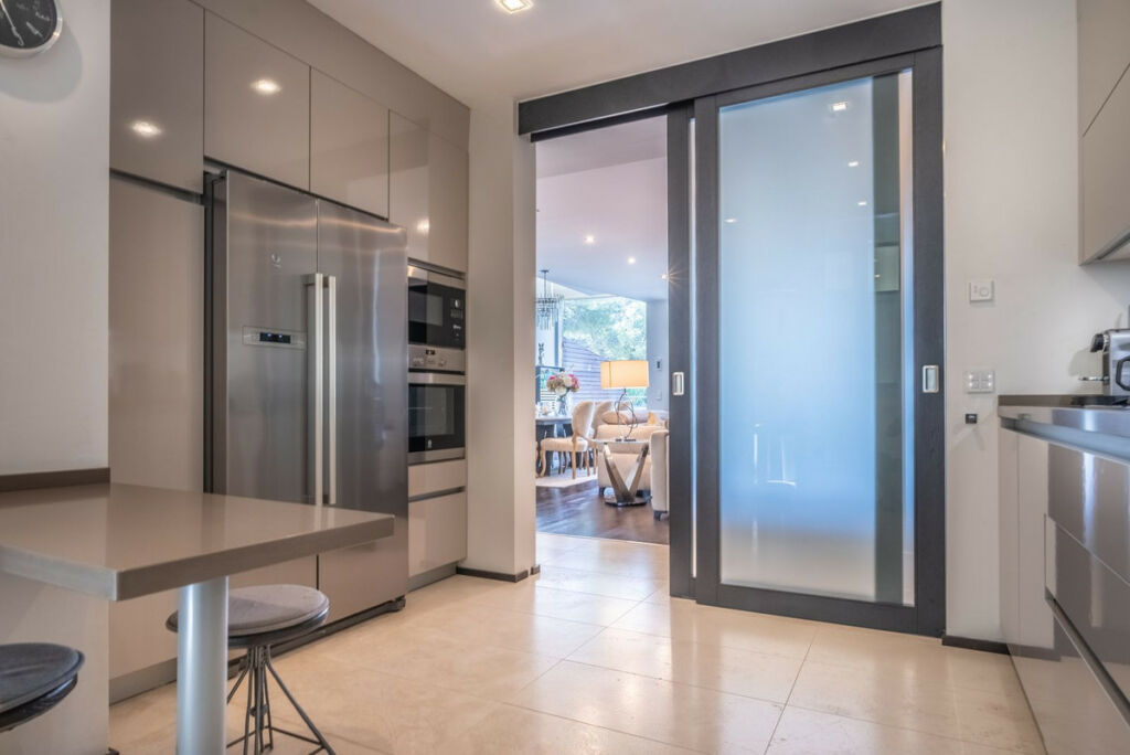 Townhouse Sierra Blanca Málaga - image 8