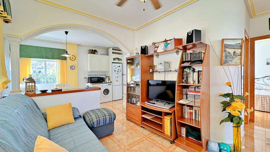 Middle Floor Apartment La Zenia Alicante - image 8