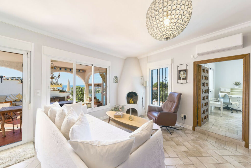 Detached Villa Fuengirola Málaga - image 8