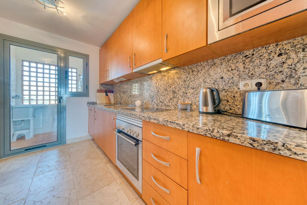 Middle Floor Apartment Estepona Málaga - image 8