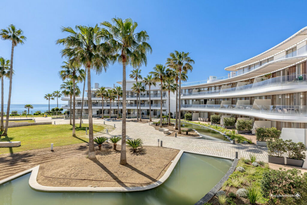 Middle Floor Apartment Estepona Málaga - image 8