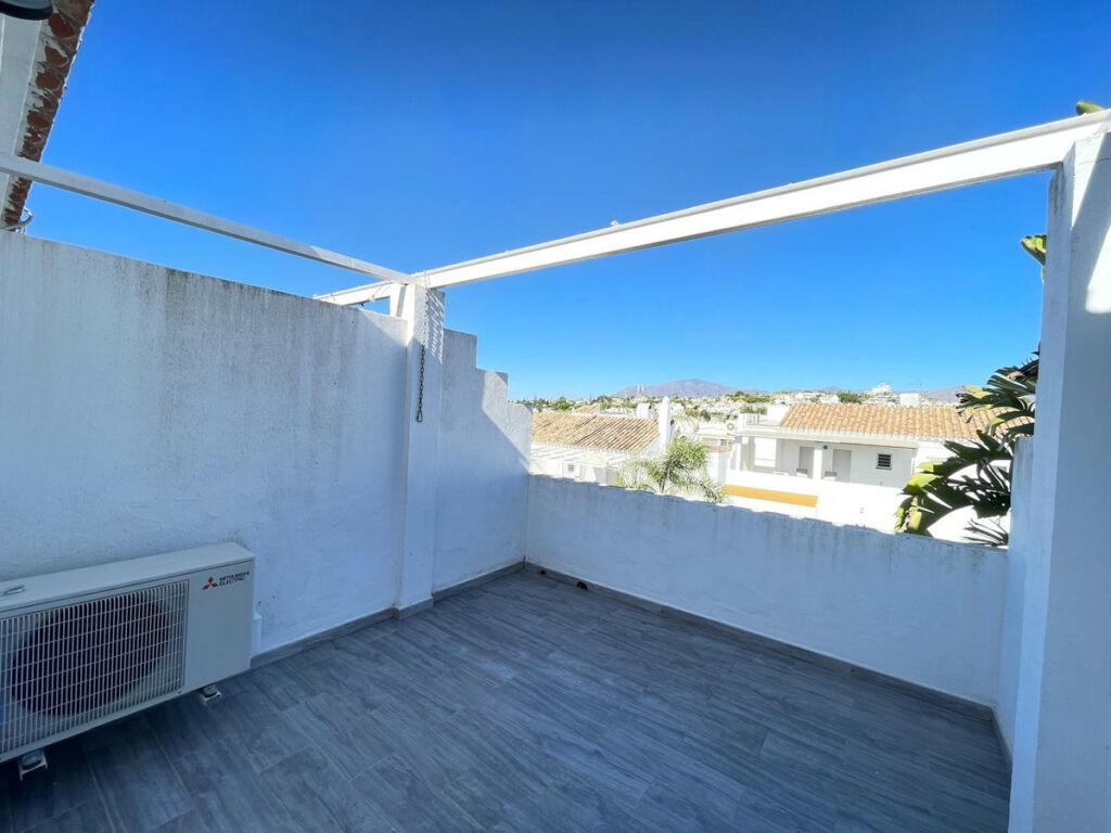 Townhouse Estepona Málaga - image 8