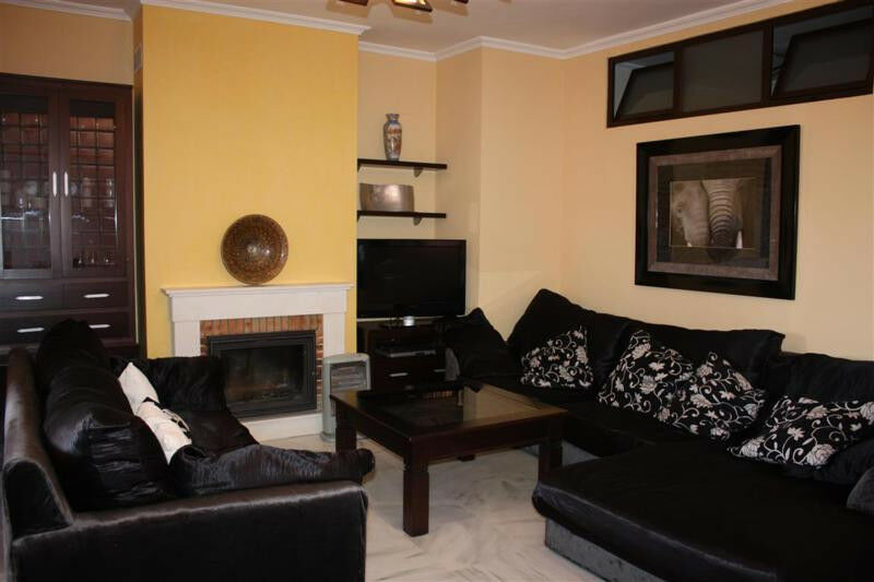 Middle Floor Apartment New Golden Mile Málaga - image 8