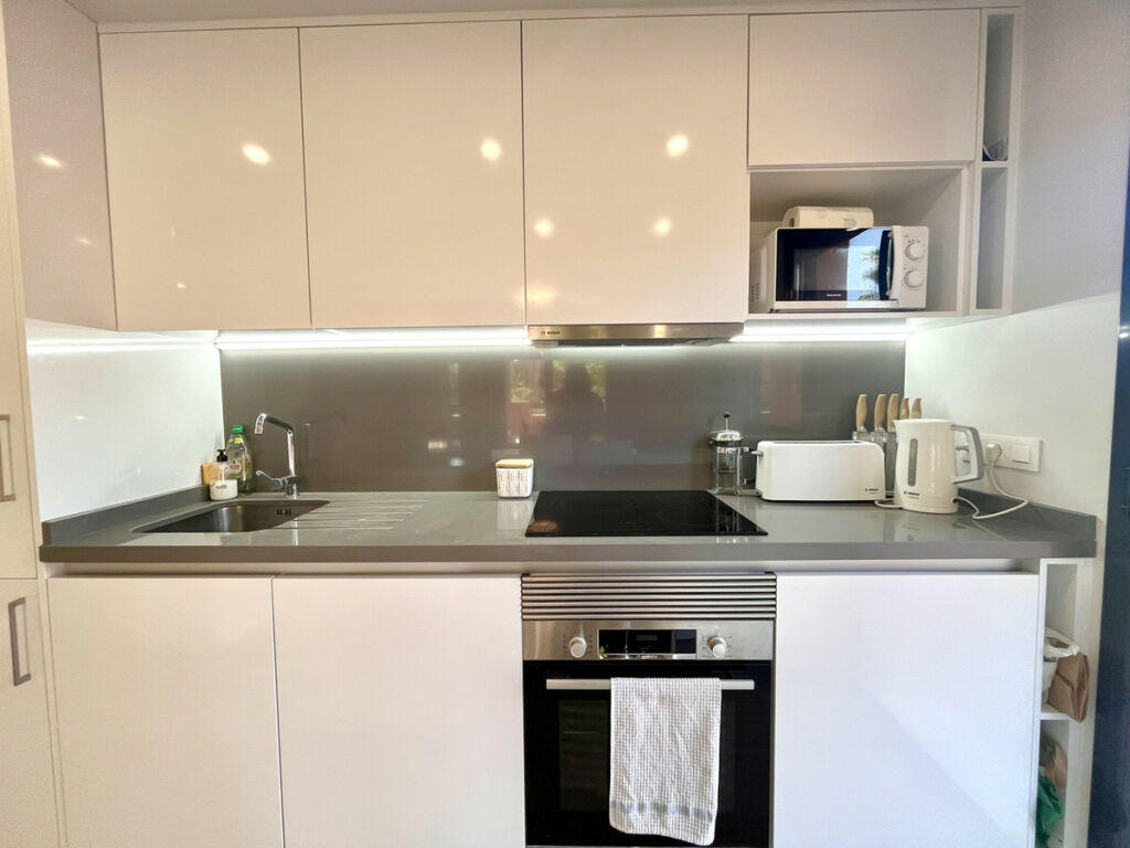 Middle Floor Apartment Villamartin Alicante - image 9