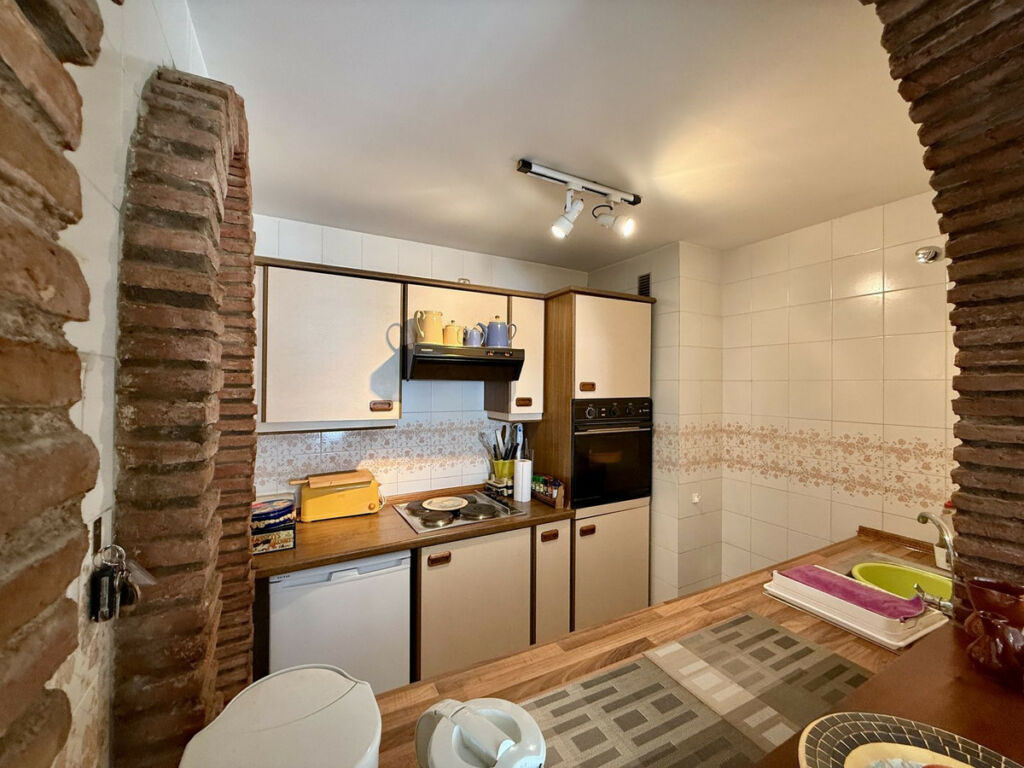 Middle Floor Apartment Calahonda Málaga - image 8