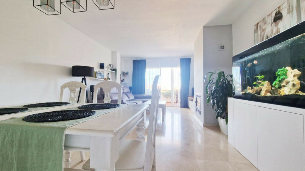 Middle Floor Apartment Bel Air Málaga - image 8