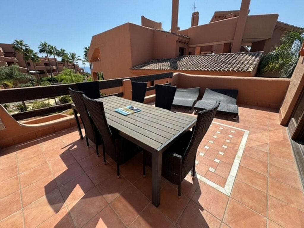Middle Floor Apartment New Golden Mile Málaga - image 8