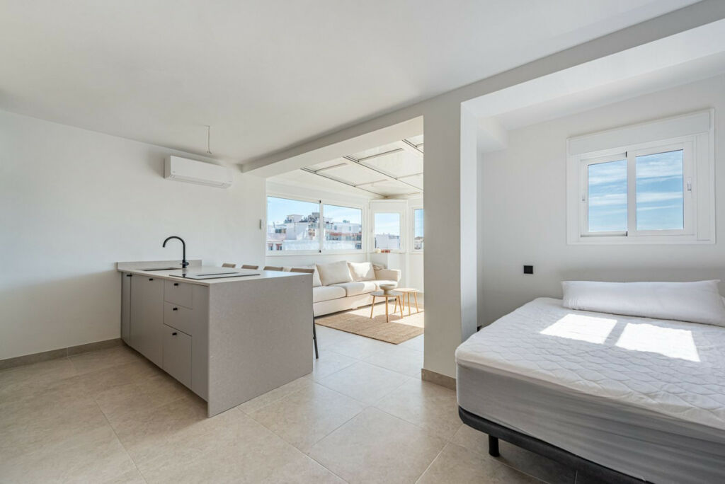 Penthouse Fuengirola Málaga - image 8