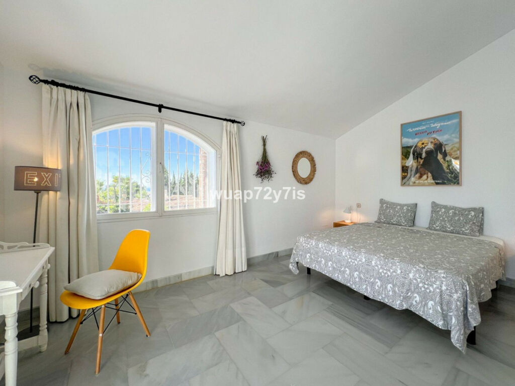 Townhouse Sierra Blanca Málaga - image 16