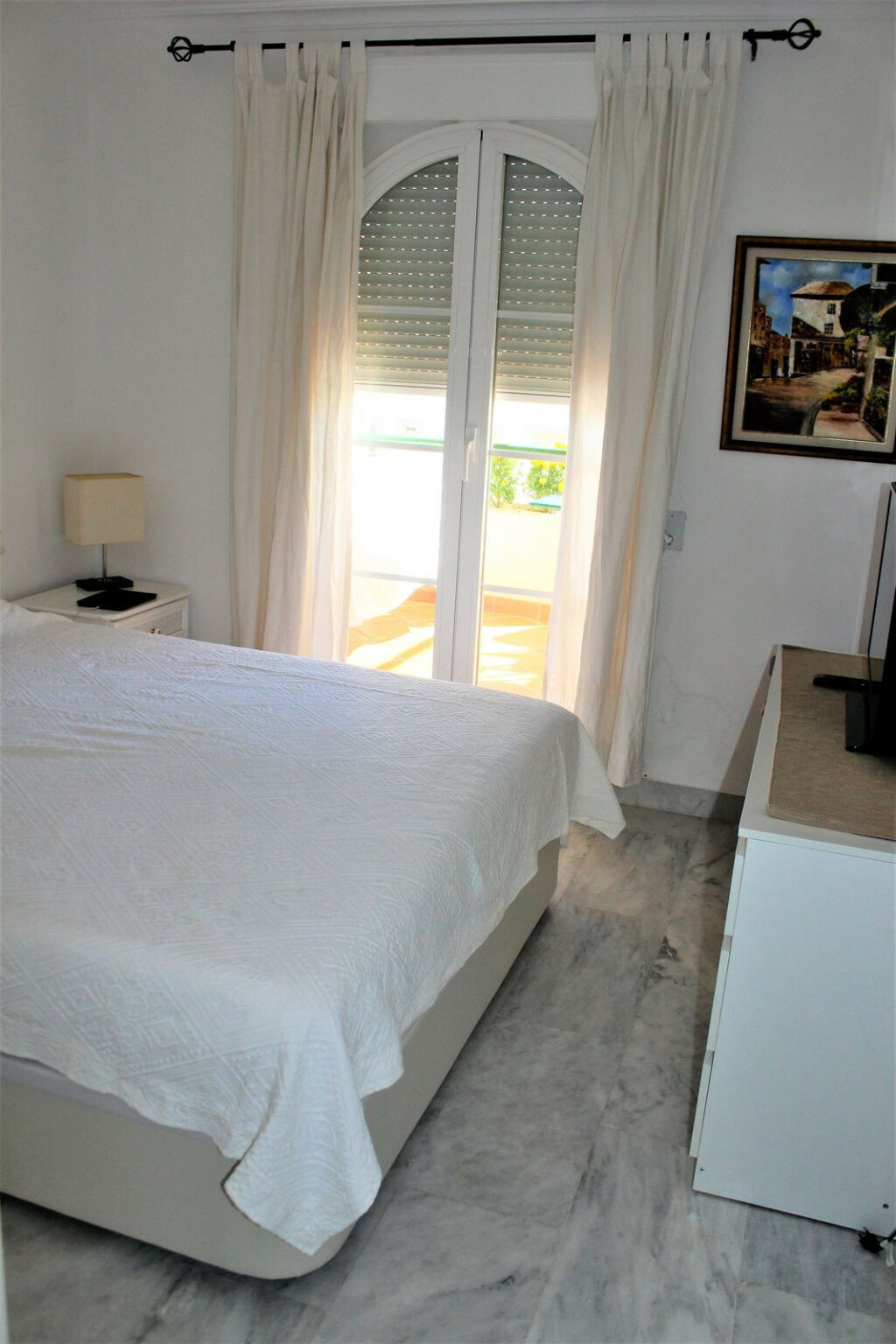 Middle Floor Apartment Nueva Andalucía Málaga - image 8