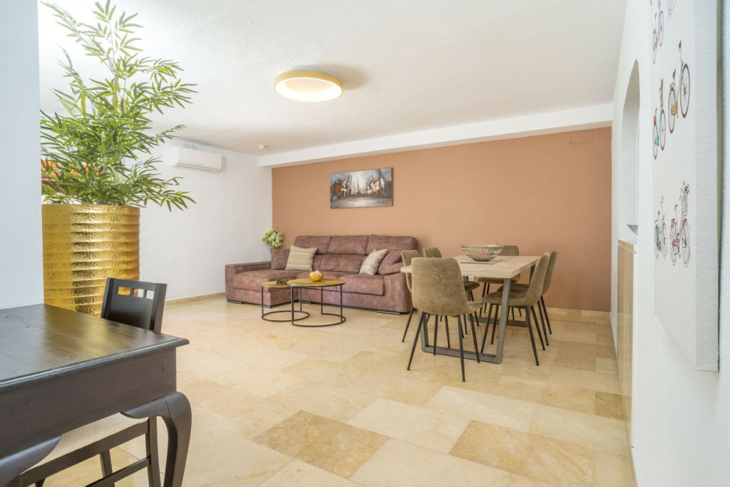Middle Floor Apartment Marbella Málaga - image 8