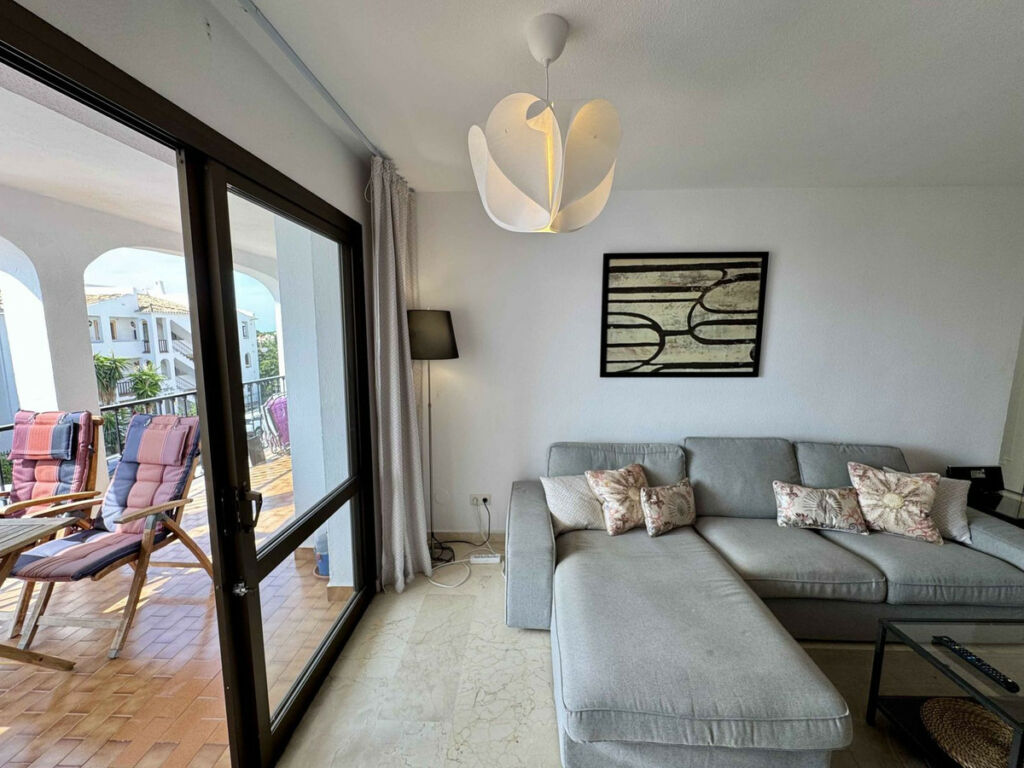 Middle Floor Apartment Riviera del Sol Málaga - image 8