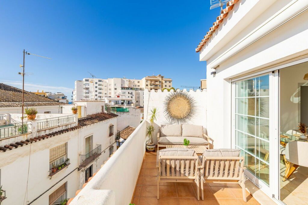 Top Floor Apartment Marbella Málaga - image 8